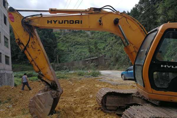 贵州出售转让二手12800小时2008年现代R130LC挖掘机
