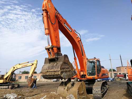 内蒙古出售转让二手4000小时2011年斗山DX500LC挖掘机