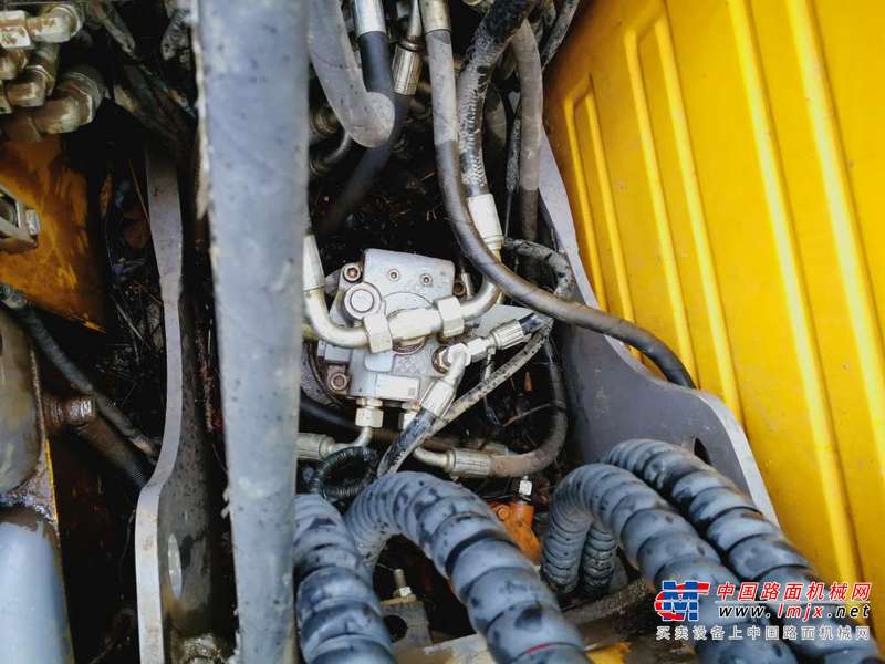 贵州出售转让二手1800小时2015年徐工XE80C挖掘机