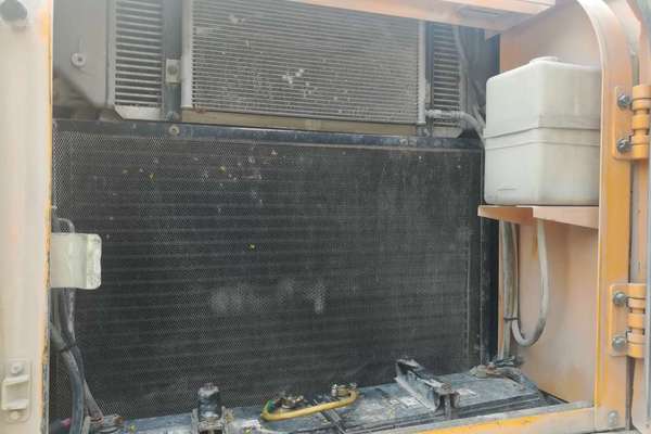 陕西出售转让二手7000小时2010年现代R225LC挖掘机