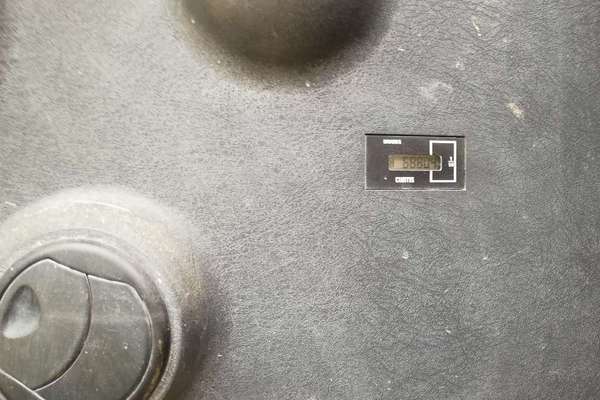 陕西出售转让二手6800小时2011年现代R150LC挖掘机