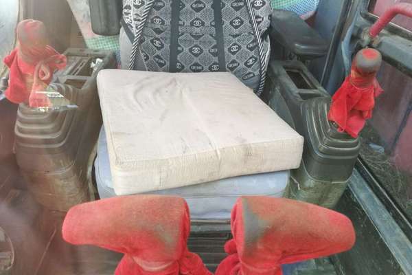 辽宁出售转让二手15000小时2005年日立ZX230挖掘机