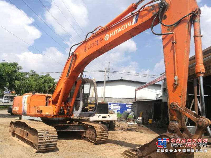 云南出售转让二手1256小时2003年日立EX200挖掘机