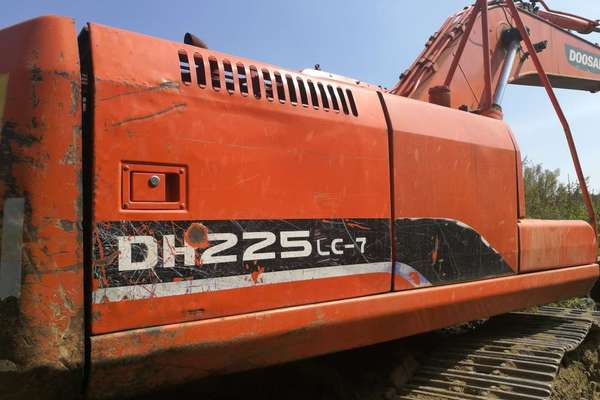 辽宁出售转让二手9800小时2009年斗山DH225LC挖掘机