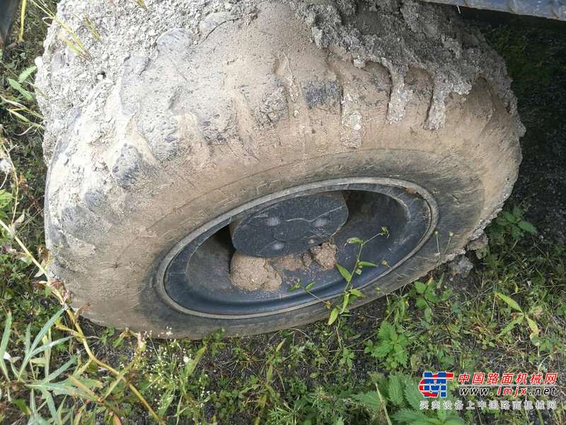 黑龙江出售转让二手8000小时2005年现代轮挖R200W挖掘机