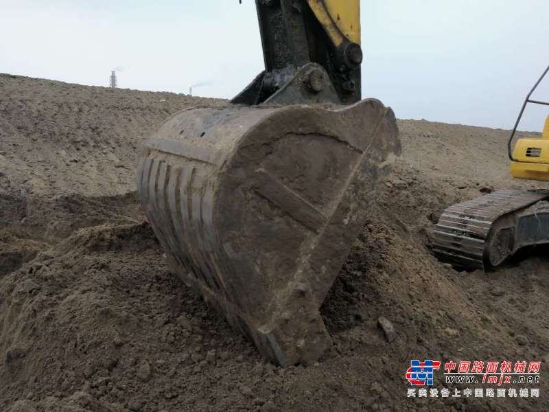 内蒙古出售转让二手20000小时2003年小松PC220挖掘机