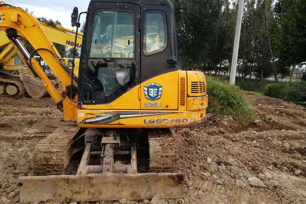 山东出售转让二手6523小时2011年龙工LG6060D挖掘机