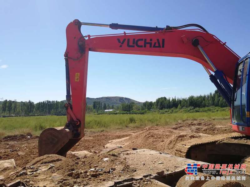 山东出售转让二手3000小时2015年玉柴YC210LC挖掘机