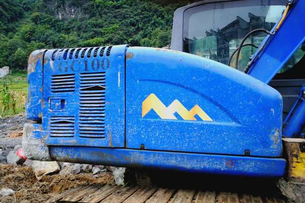 贵州出售转让二手6980小时2011年山重建机GC88挖掘机