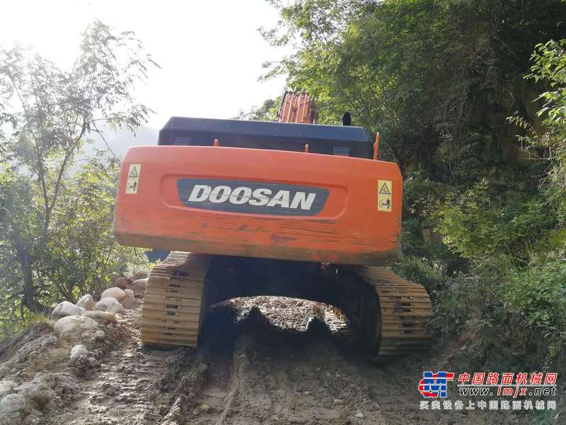 陕西出售转让二手6000小时2011年斗山DH300LC挖掘机