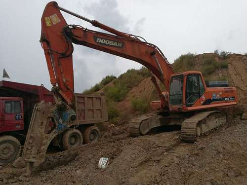 山西出售转让二手6500小时2011年斗山DH370LC挖掘机