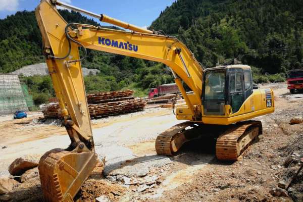 贵州出售转让二手13600小时2009年小松PC200挖掘机