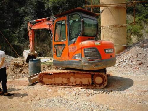 贵州出售转让二手6890小时2012年斗山DX60挖掘机
