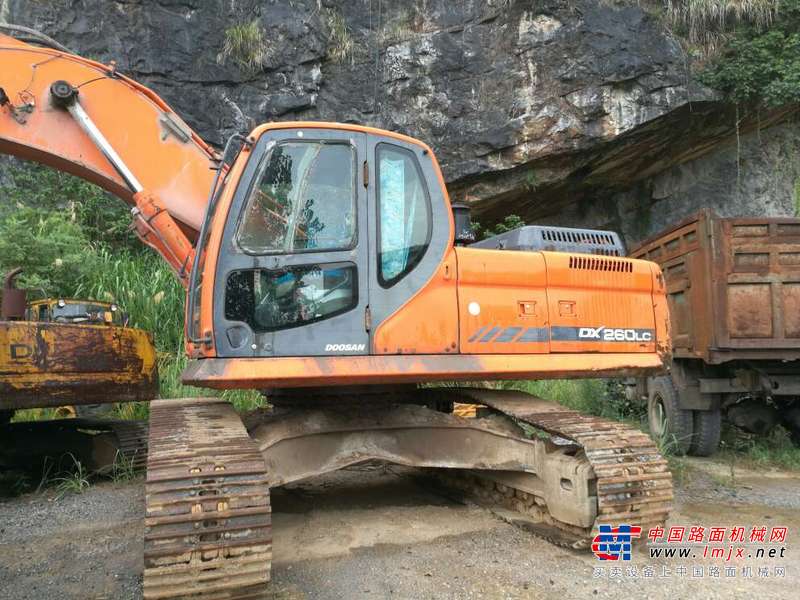 江西出售转让二手12000小时2011年斗山DX260LC挖掘机