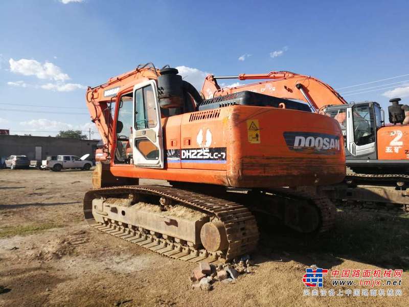内蒙古出售转让二手8000小时2010年斗山DH225LC挖掘机