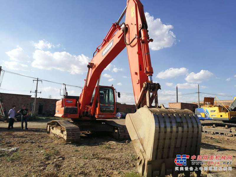 内蒙古出售转让二手7800小时2011年斗山DX260LC挖掘机