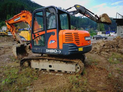 贵州出售转让二手9800小时2011年斗山DH80挖掘机