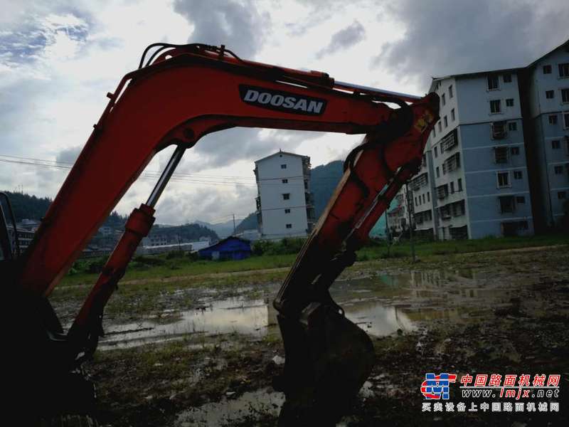 贵州出售转让二手9800小时2011年斗山DH80挖掘机