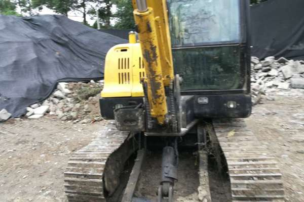 四川出售转让二手6800小时2013年现代R60挖掘机
