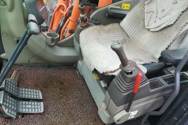 陕西出售转让二手6500小时2010年日立ZX250H挖掘机