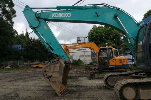 四川出售转让二手9400小时2011年神钢SK260LC挖掘机