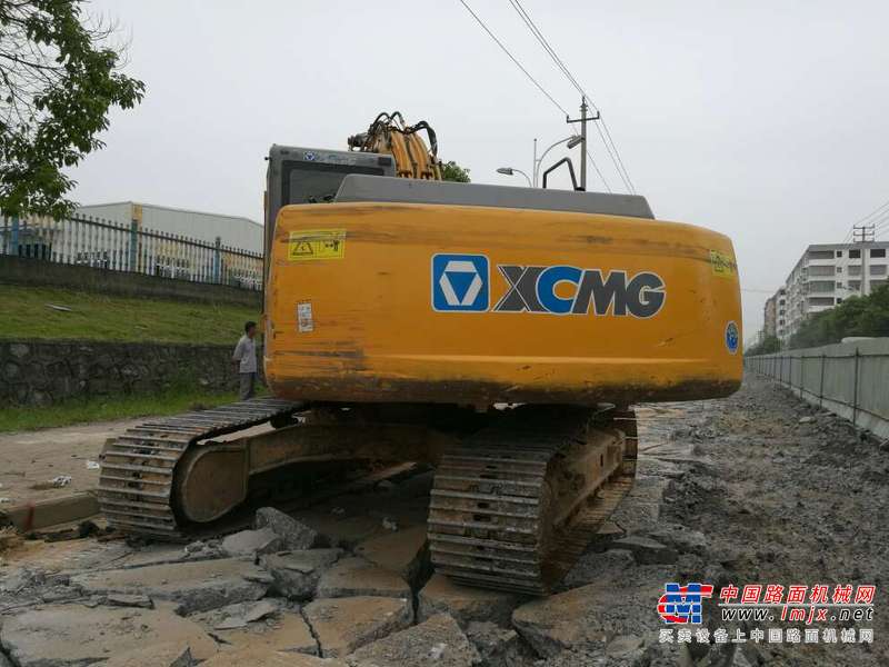 江西出售转让二手9000小时2011年徐工XE215C挖掘机