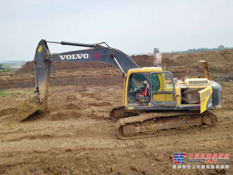 山东出售转让二手10000小时2011年沃尔沃EC240BLC挖掘机