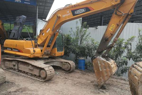 四川出售转让二手7400小时2012年福田雷沃FR260挖掘机