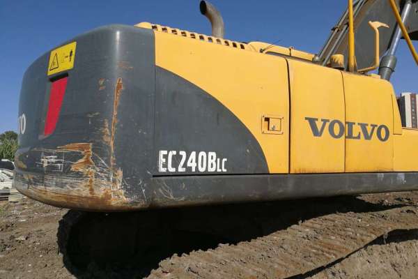 吉林出售转让二手7500小时2011年沃尔沃EC240BLC挖掘机