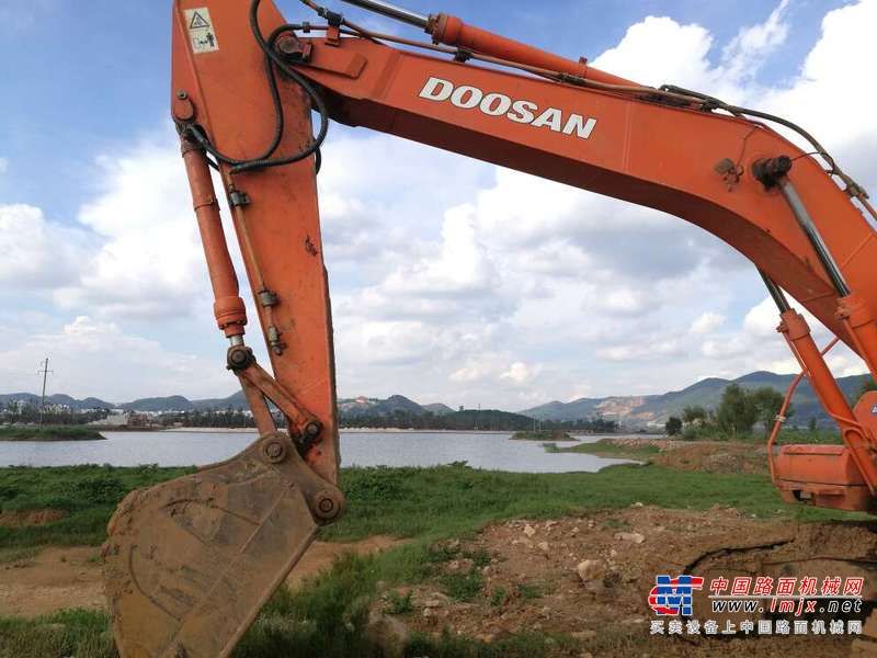 云南出售转让二手12000小时2008年斗山DX225LC挖掘机