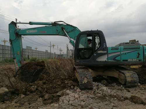 江西出售转让二手8000小时2011年神钢SK200挖掘机