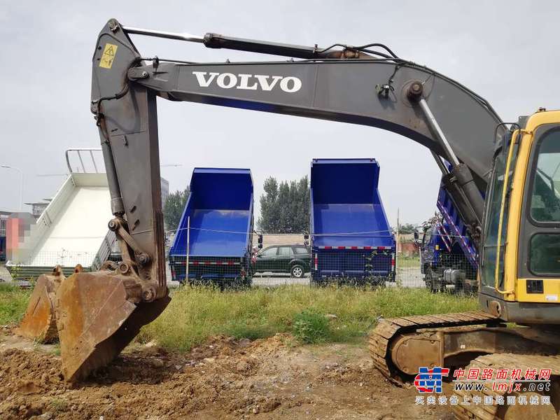 山东出售转让二手7600小时2011年沃尔沃EC210B挖掘机