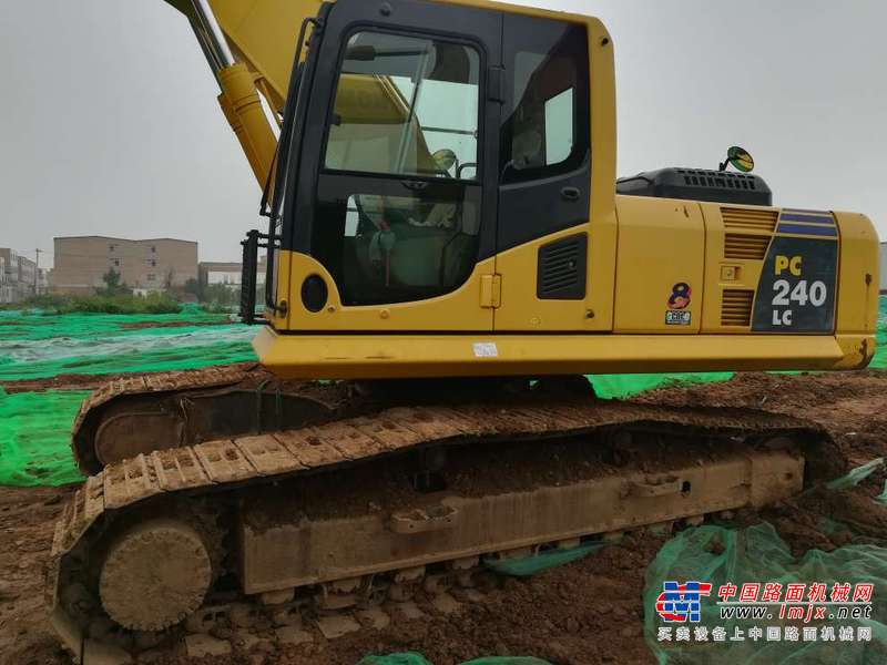 陕西出售转让二手5000小时2011年小松PC240LC挖掘机