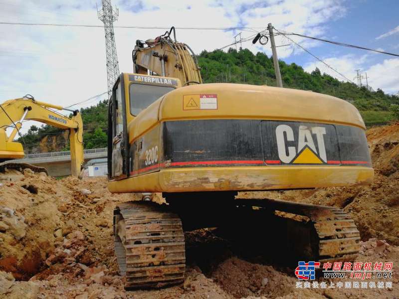 贵州出售转让二手14500小时2004年卡特彼勒320C挖掘机