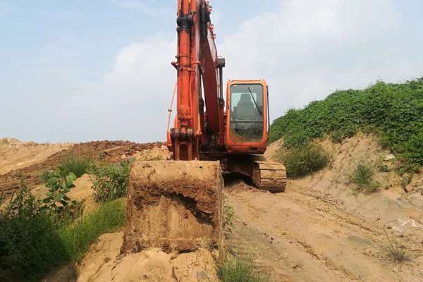 安徽出售转让二手8000小时2009年斗山DH150LC挖掘机