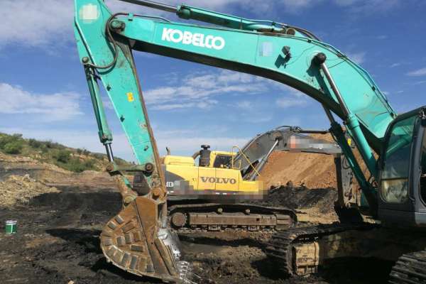 内蒙古出售转让二手15000小时2010年神钢SK350LC挖掘机