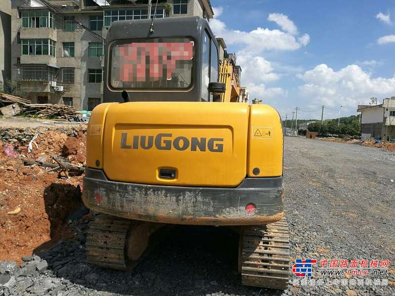 江西出售转让二手3800小时2015年柳工CLG906D挖掘机