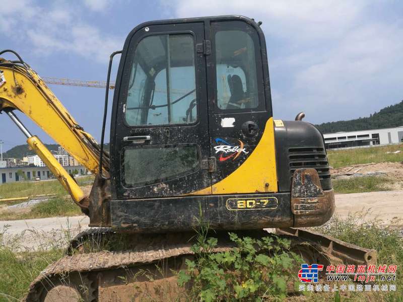 四川出售转让二手13400小时2009年现代R60挖掘机