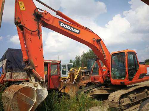 吉林出售转让二手10000小时2010年斗山DH225挖掘机