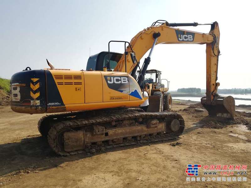 山东出售转让二手6152小时2013年JCBJS200SC挖掘机