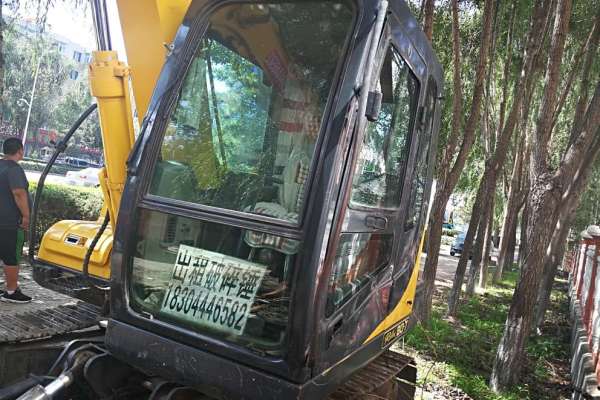 吉林出售转让二手8000小时2011年现代R80挖掘机
