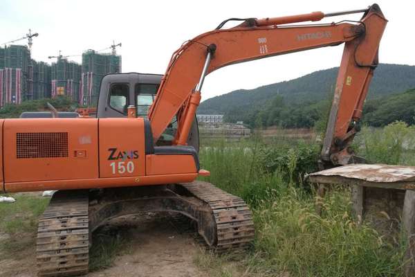 四川出售转让二手7640小时2011年日立ZX120挖掘机
