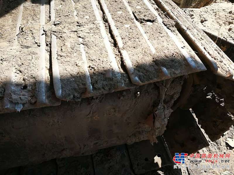 吉林出售转让二手9000小时2010年龙工LG6085挖掘机