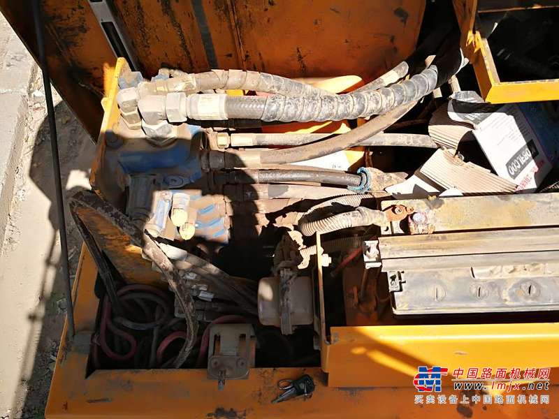 吉林出售转让二手9000小时2010年龙工LG6085挖掘机