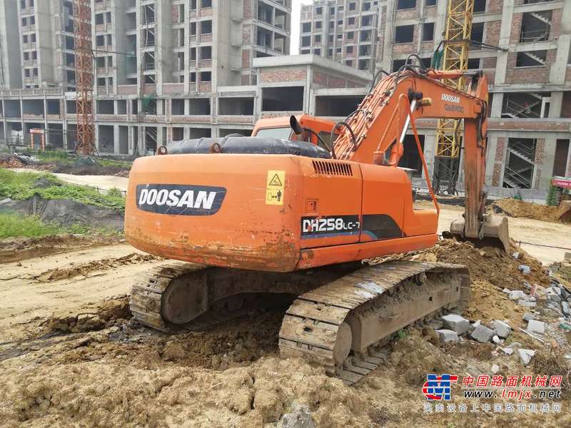 山东出售转让二手8533小时2007年斗山DH220LC挖掘机