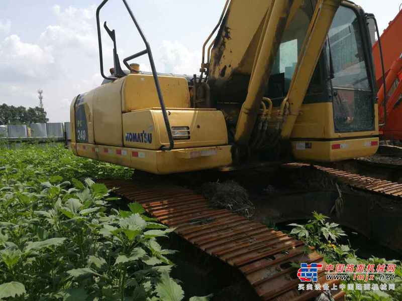 吉林出售转让二手12000小时2010年小松PC220LC挖掘机
