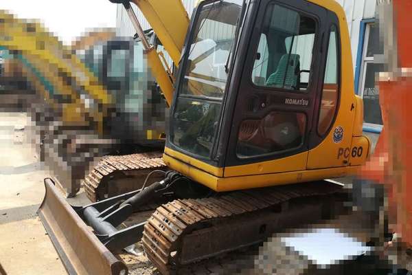 陕西出售转让二手8000小时2010年小松PC60挖掘机