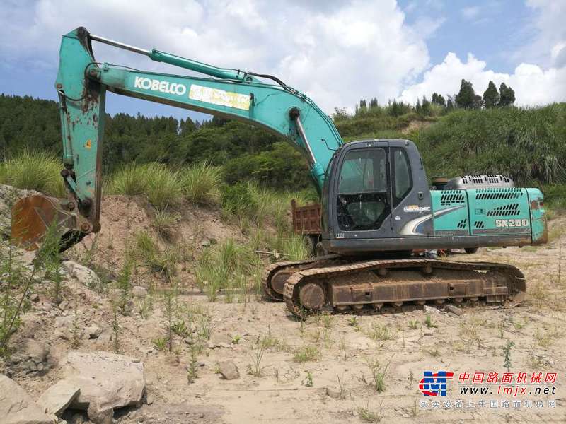 四川出售转让二手11500小时2009年神钢SK250挖掘机