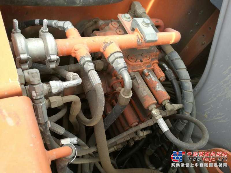 黑龙江出售转让二手10000小时2008年日立ZX70挖掘机