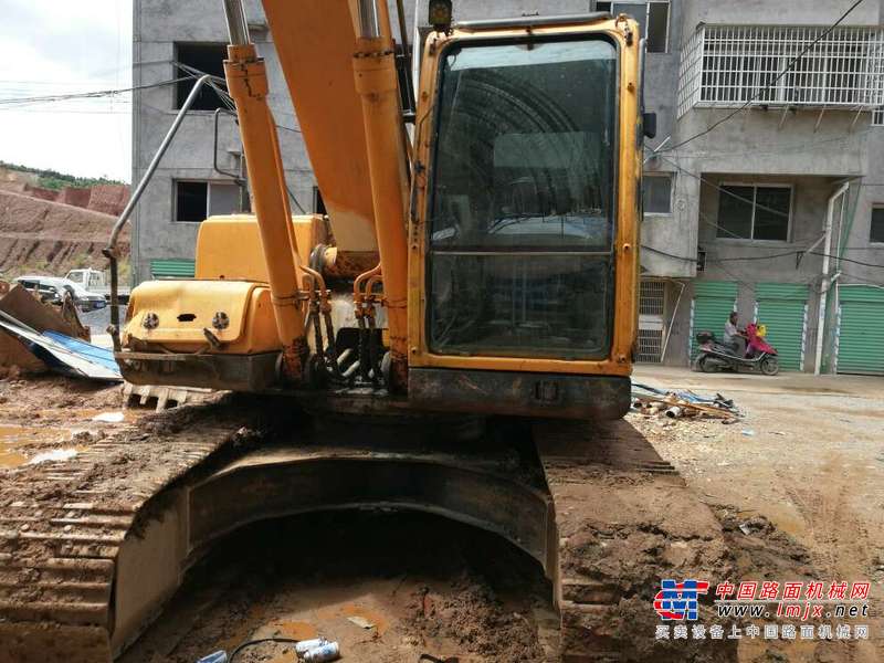 江西出售转让二手12000小时2010年现代R215挖掘机